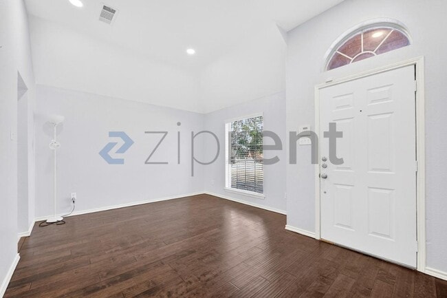 Building Photo - 5802 Edinburg Dr