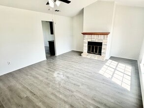 Building Photo - 1611 Bobby Lee Dr