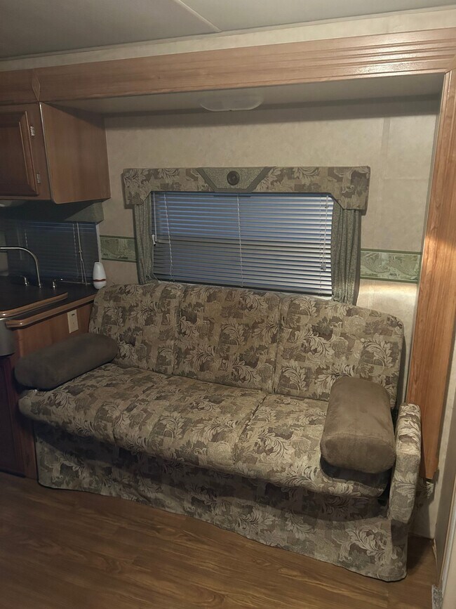 Foto del edificio - 330 Cora Rd