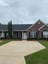 Building Photo - 140 Oak Towne Dr