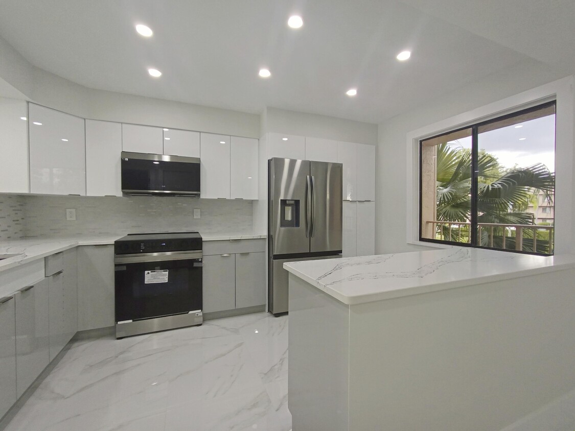 Primary Photo - 7280 Amberly Ln