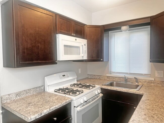 Building Photo - 3453 Hubal Ave SW