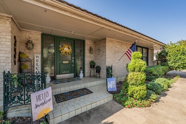 Foto del edificio - Spacious 3 Bed, 2 Bath Duplex in the Heart of Overton West