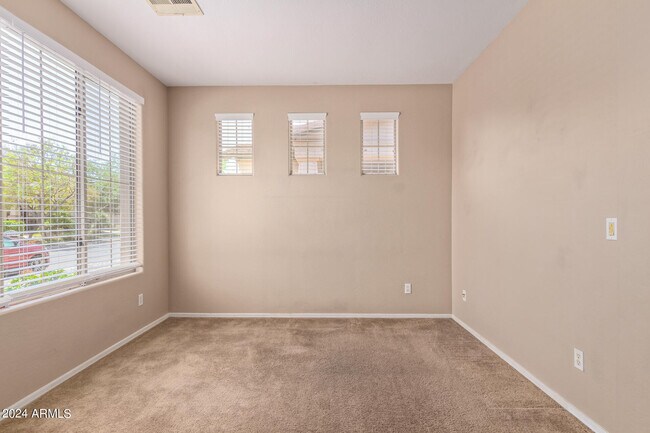 Building Photo - 15328 W Wethersfield Rd