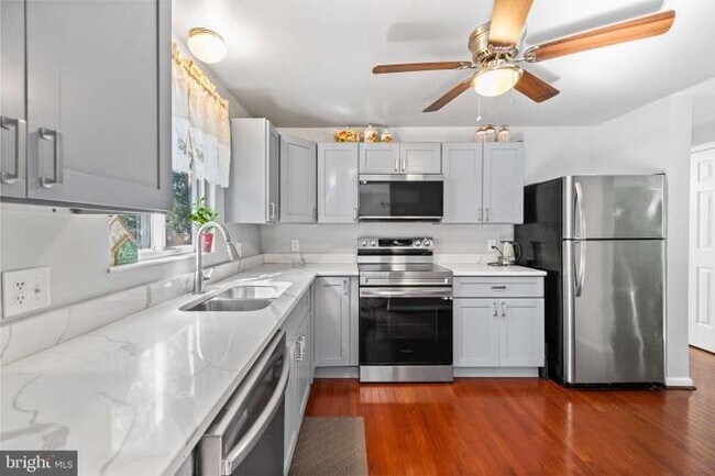 Foto del edificio - 10612 Holleybrooke Dr