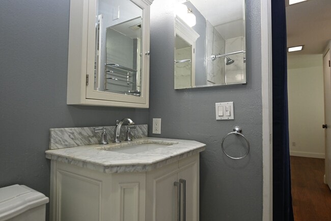Foto del edificio - Walk to Japantown,  Updated 2 / 2.5, Cat &...