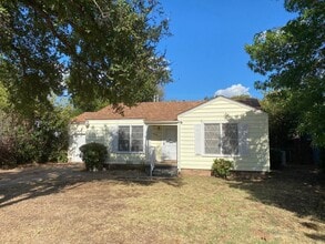 Building Photo - 309 Rockwood Dr