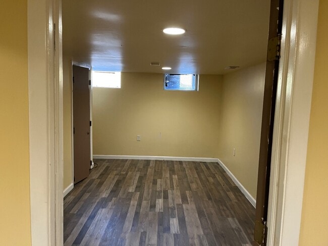 Foto del edificio - 831 E Chase St