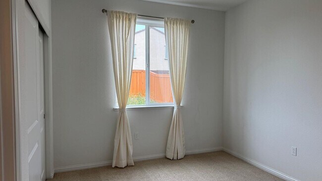 Foto del edificio - 3543 Posey St