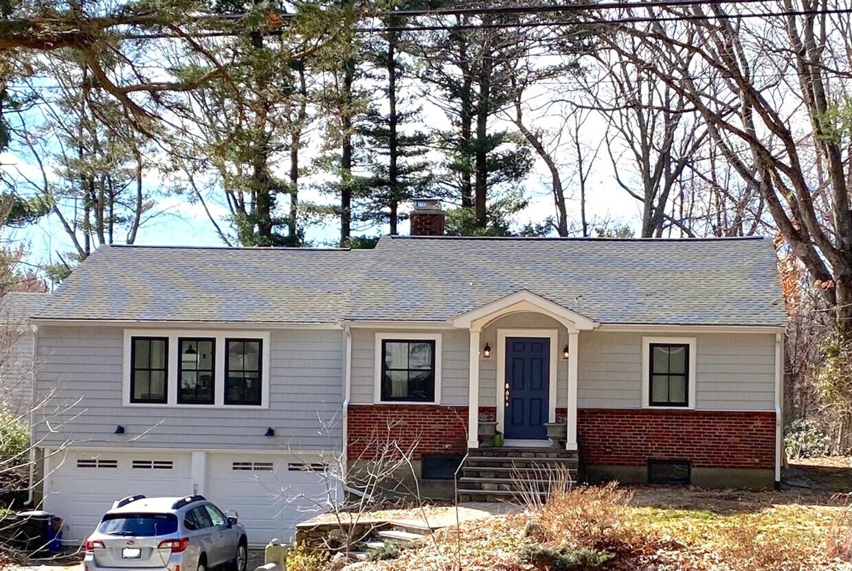 Primary Photo - Charming 3 Bedroom, 2 Bathroom Single Fami...