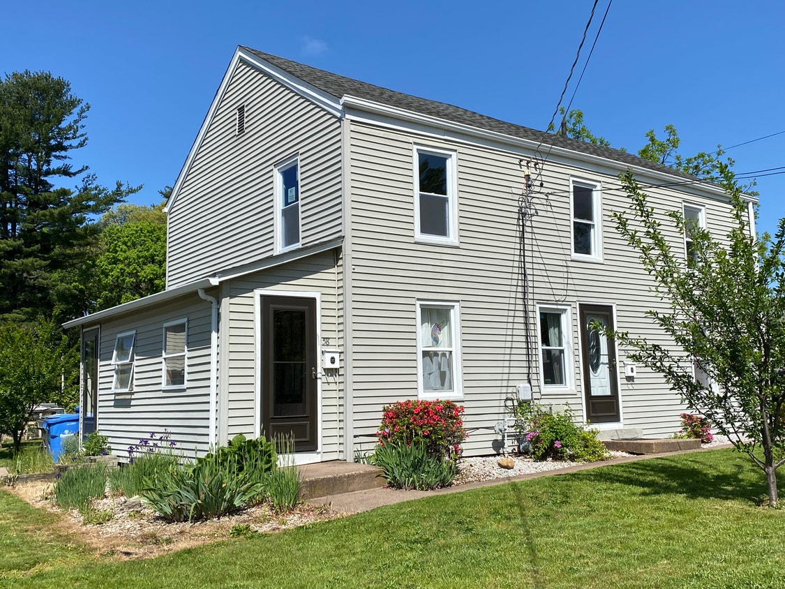 58 Strong St Unit 58, Manchester, CT 06042 Apartments in Manchester