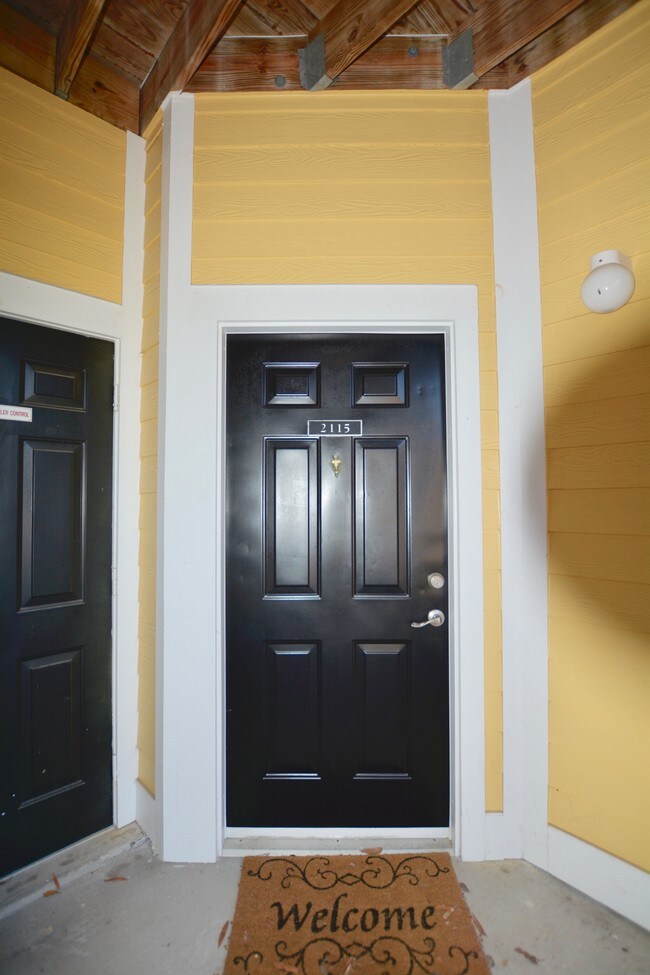 Building Photo - 2 bedroom in Mount Pleasant SC 29464