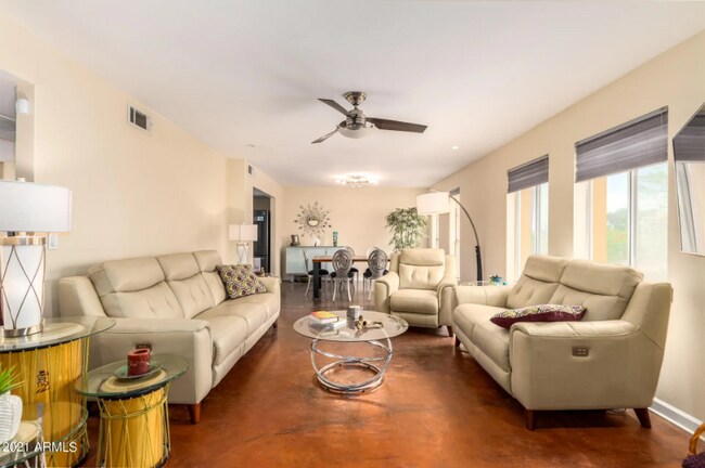 Foto del edificio - 9410 N 36th St