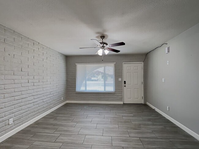 Foto del edificio - 1524 E Alameda Dr