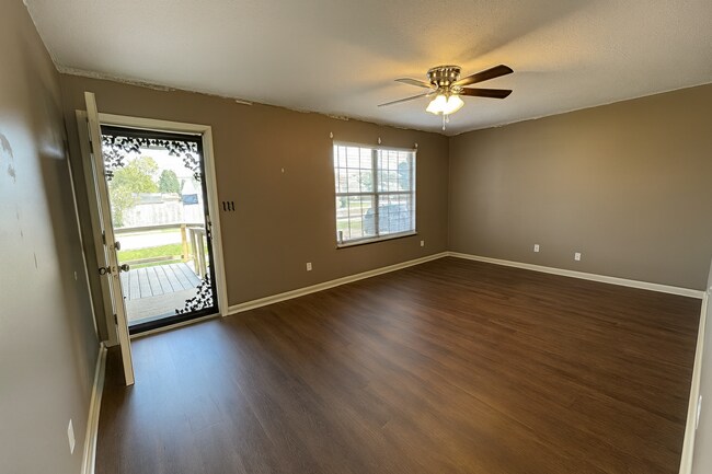 Foto del edificio - ASK US ABOUT OUR LONG-TERM LEASE SPECIAL TODAY!