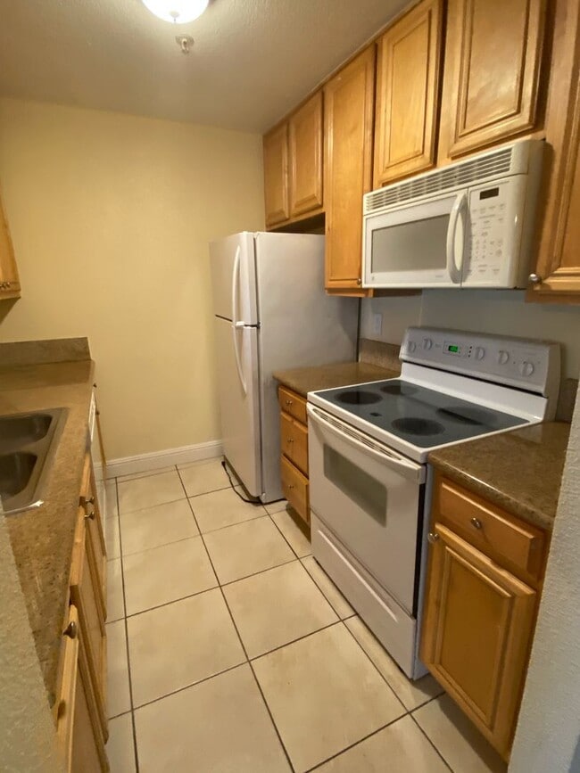 Building Photo - Charming 2 bedroom 2 bathroom in City Heig...