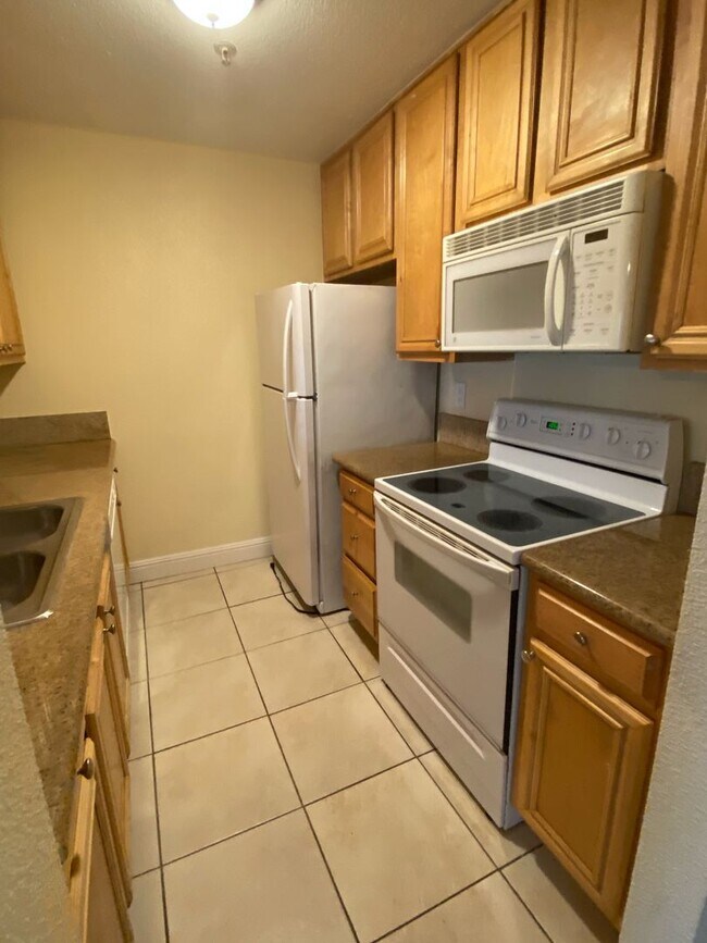 Foto del edificio - Charming 2 bedroom 2 bathroom in City Heig...