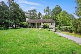 Building Photo - 33 Wildwood Rd