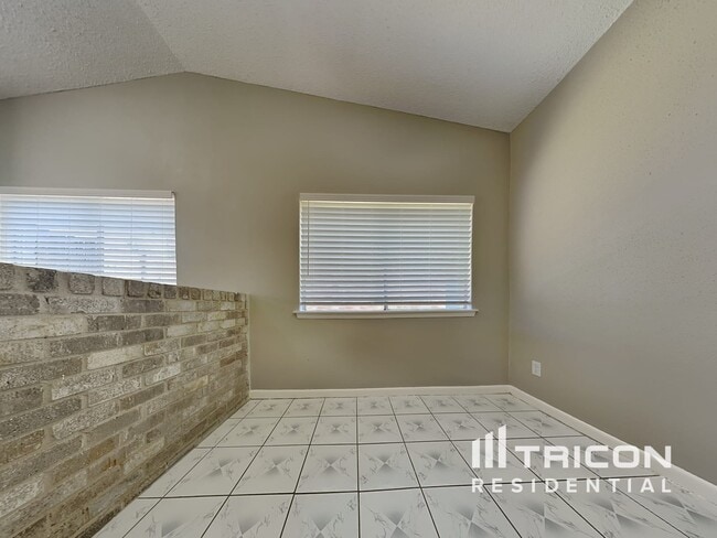 Foto del edificio - 23426 Canyon Lake Dr