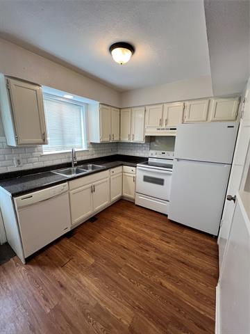 Foto del edificio - 2705 Wimbledon Ct