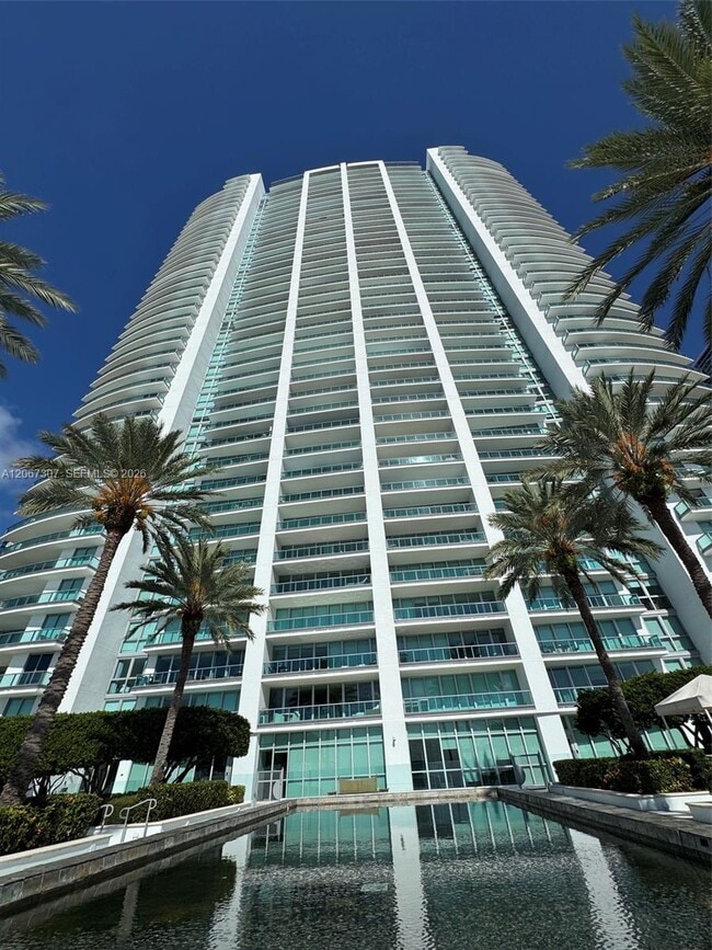 Building Photo - 1331 Brickell Bay Dr