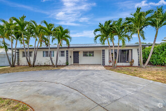 Building Photo - 187 Duke Dr