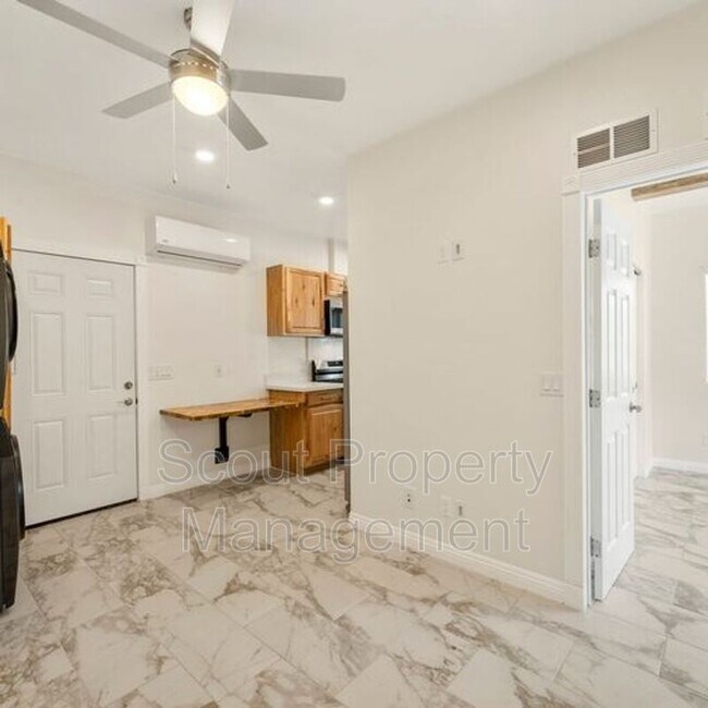 Foto del edificio - 4643 Cove St