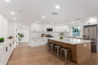Building Photo - 8401 E San Miguel Ave