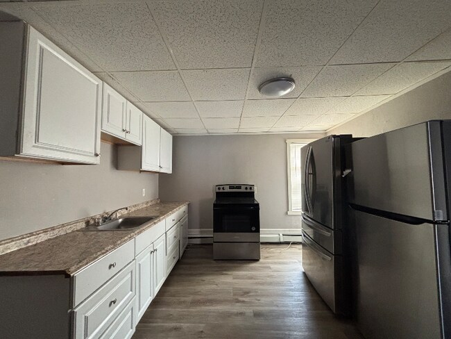 Building Photo - 9-11 Kelley Sq