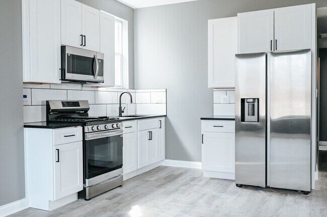 Foto del edificio - 3015 W 19th St