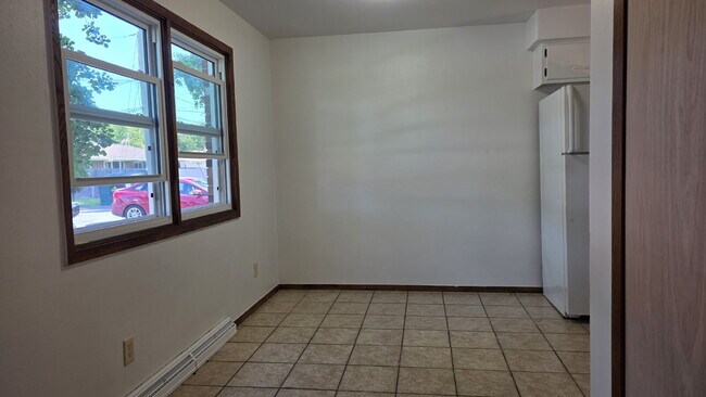 Foto del edificio - "3-Bed Townhouse with 1.5 Baths in Appleton!