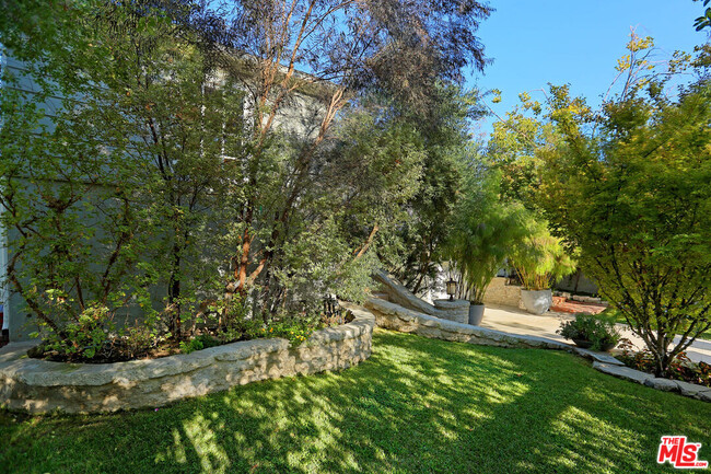 Building Photo - 4352 Talofa Ave