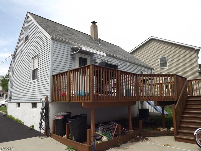 Foto del edificio - 16 Crestwood Ct