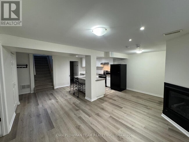 Building Photo - 37 Wood Dr