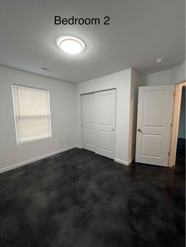 Building Photo - 416 W Hanson St