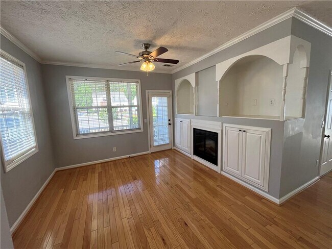 Foto del edificio - 320 Harmony Ct