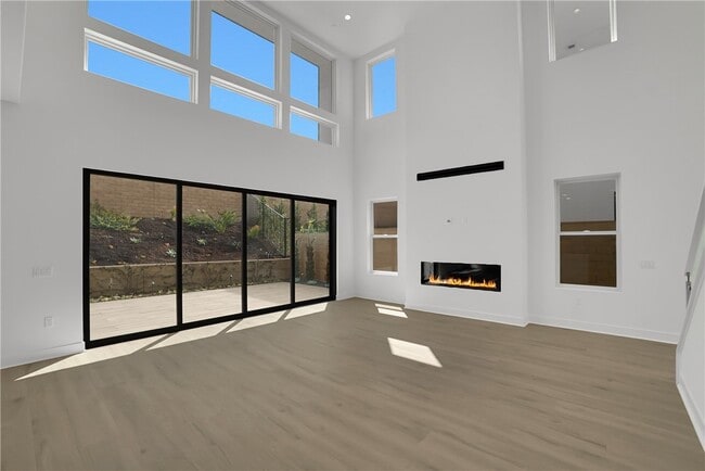 Building Photo - 168 Creation