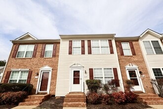 Building Photo - 2716 Goyne Loop