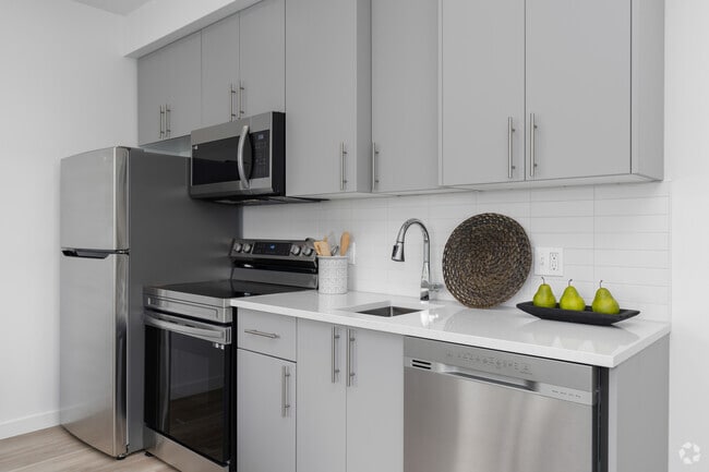 1BR, 1BA - 532SF Kitchen - Hermoso View Apartments
