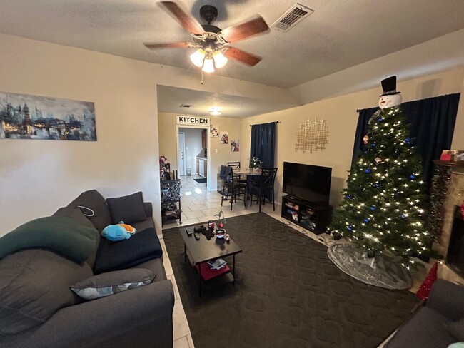 Photo - 815 Ave A House