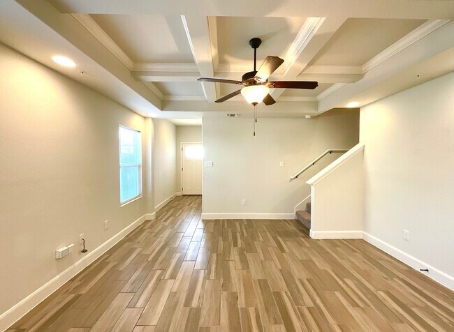 Foto del edificio - 3BR / 2.5BA Home | Fenced Backyard, Garage & Stainless Appliances!