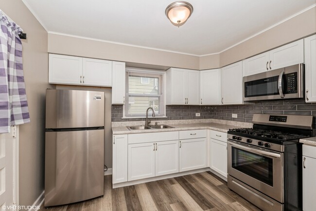 Building Photo - 6624 Hubbard Ln