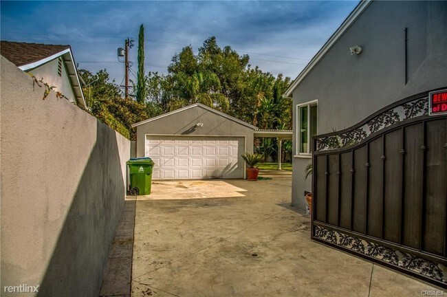 Building Photo - 5636 Ranchito Ave