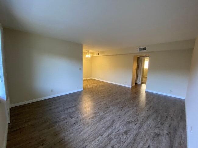 Foto del edificio - 211 W Verdugo Ave