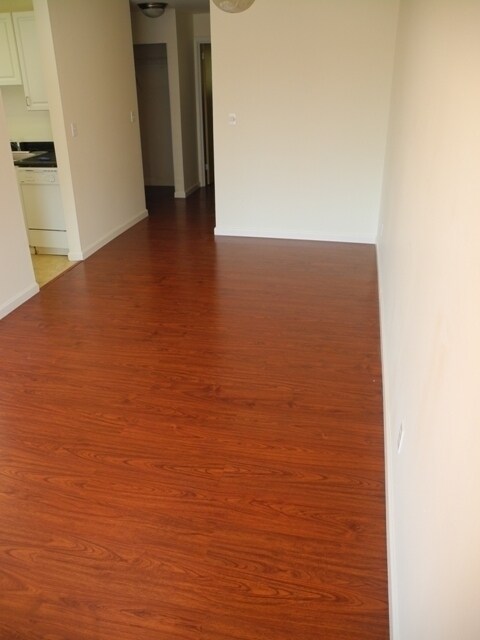 Foto del edificio - 5210 Russell Ave NW