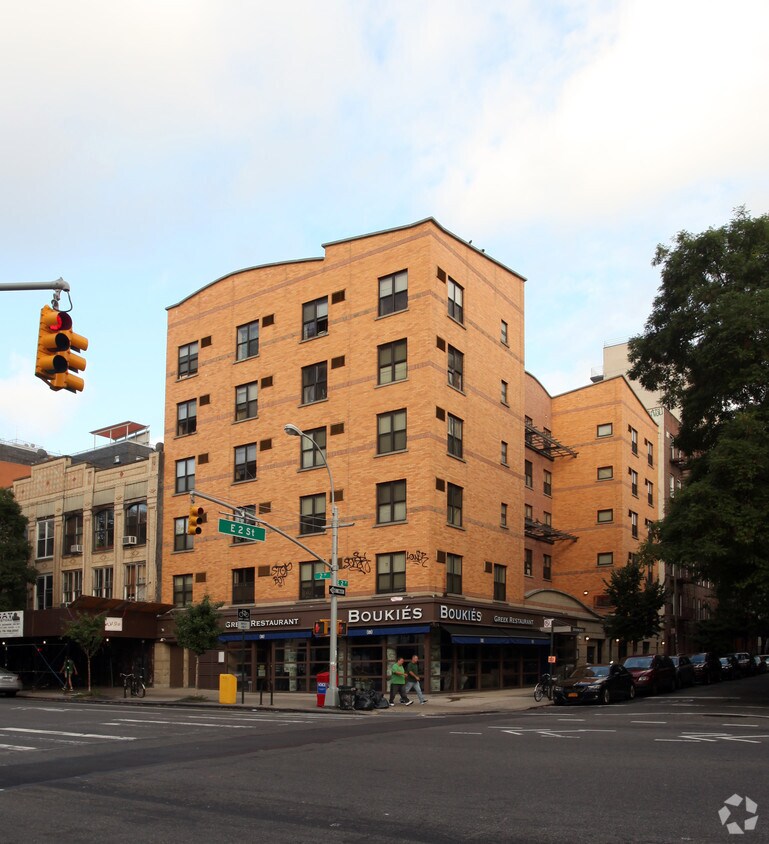 Primary Photo - 29 E Second St