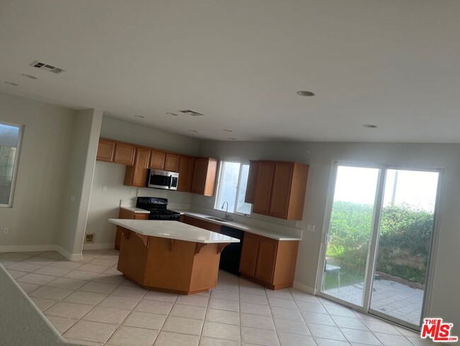 Building Photo - 12359 Sonoma Dr