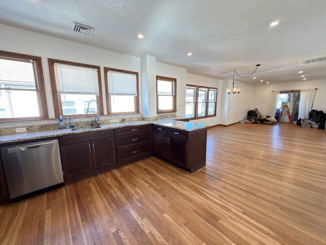 Building Photo - 36 Chipman St