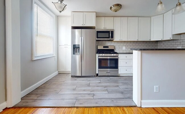 Foto del edificio - 1370 N 75th St