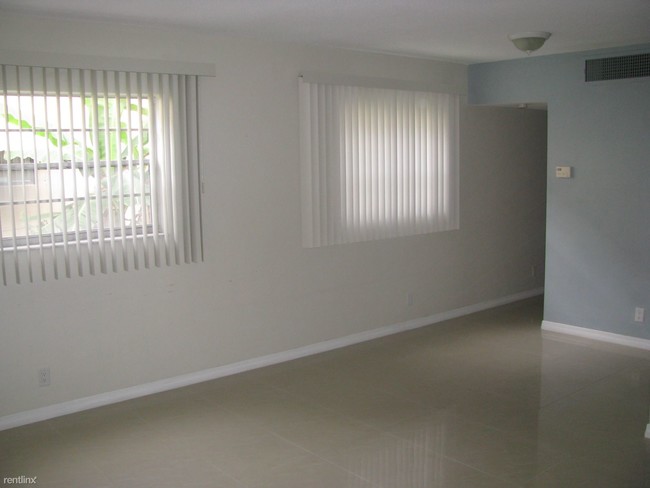 Building Photo - 2690 NE 56th Ct